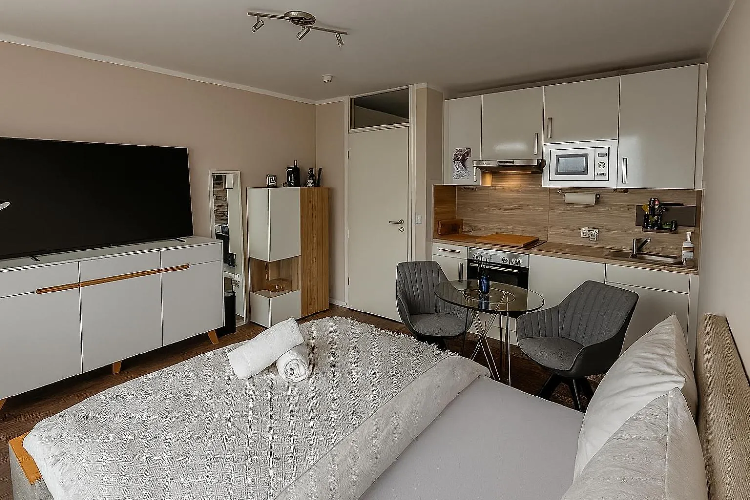Great View To Allianz Arena & Free Garage Parking München Apartman